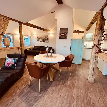 Penthouse Im Dachgeschoss 아파트 손토펜