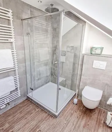 Penthouse Im Dachgeschoss 아파트 *